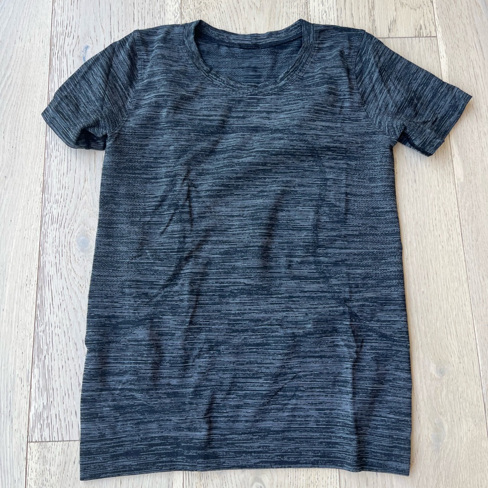 lululemon athletica Gray Women’s Top Size 2.
